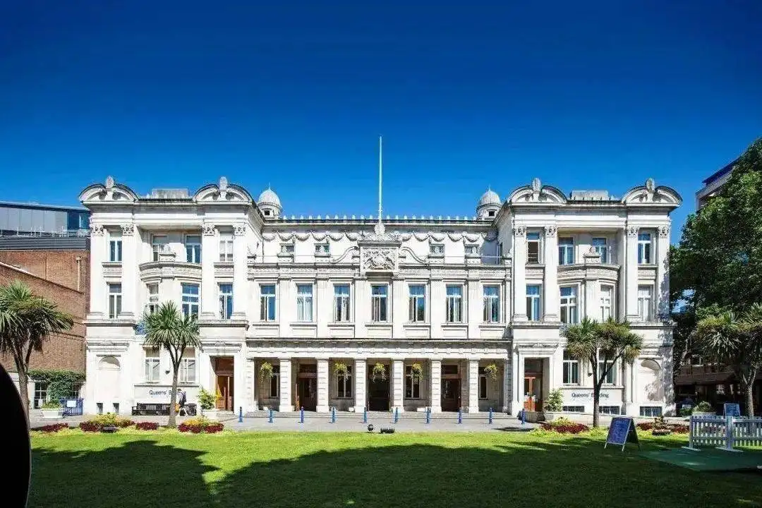 英國卡迪夫卡大學經濟金融專業論文如何進行潤色？