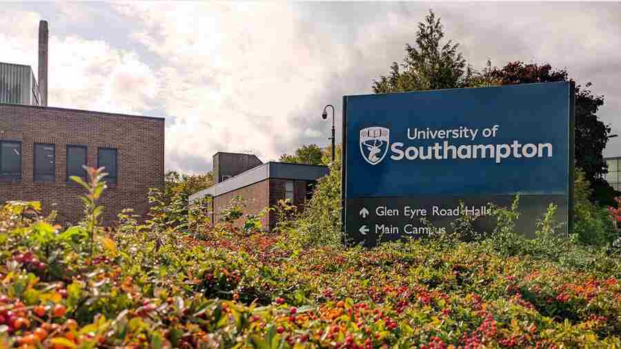 南安普頓大學校歷