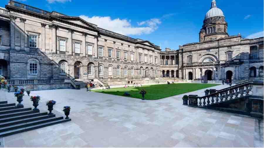 愛丁堡大學的畢業論文延期Extension和EC怎么選